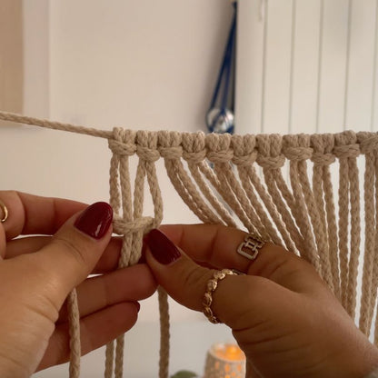 Makramee Knoten aus dem DIY Makramee Set für eine Girlande