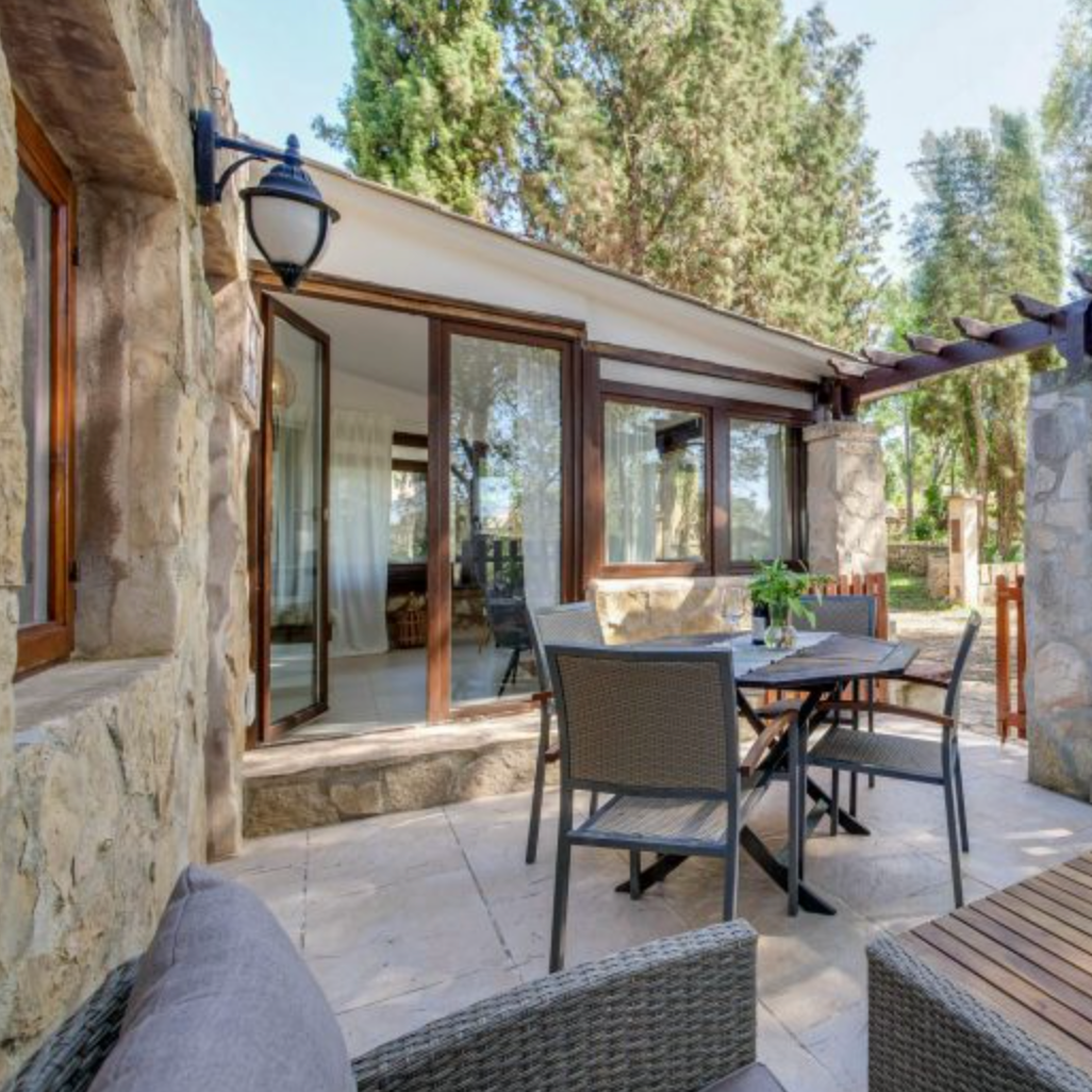 Haus mit Terrasse in Retreat Hotel auf Mallorca, Finca Zenara