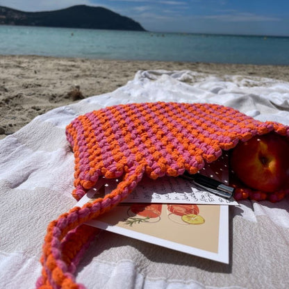 Makramee Tasche La ciotat in pink orange am Strand von Cassis