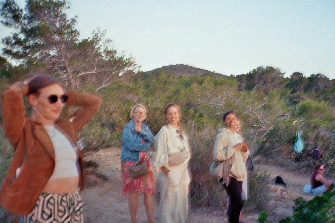 Gruppe beim Sonnenuntergang beim Noué Mallorca Retreat