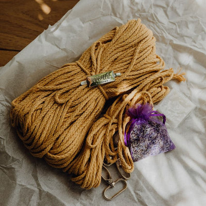 DIY Makramee Set für Tasche Biot, Inhalt: Garn, Lavendel, Materialien