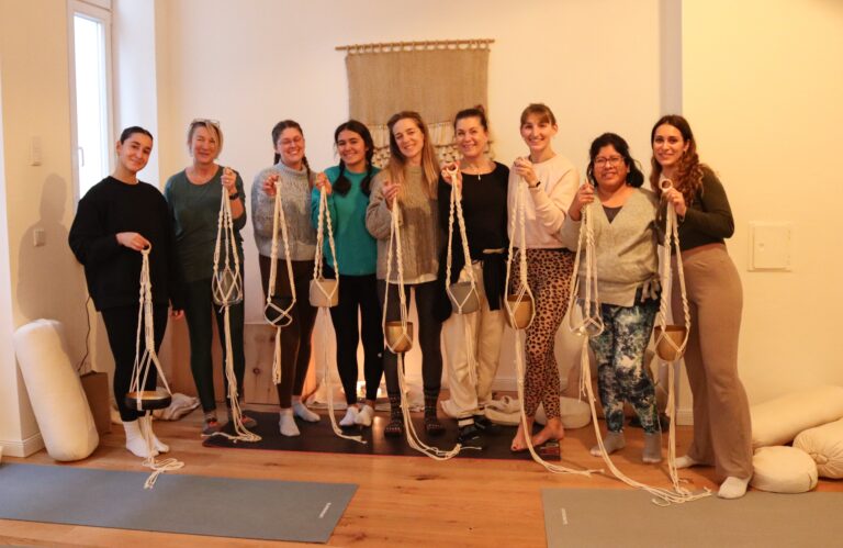 Yoga Makramee Workshop Frankfurt Gruppe